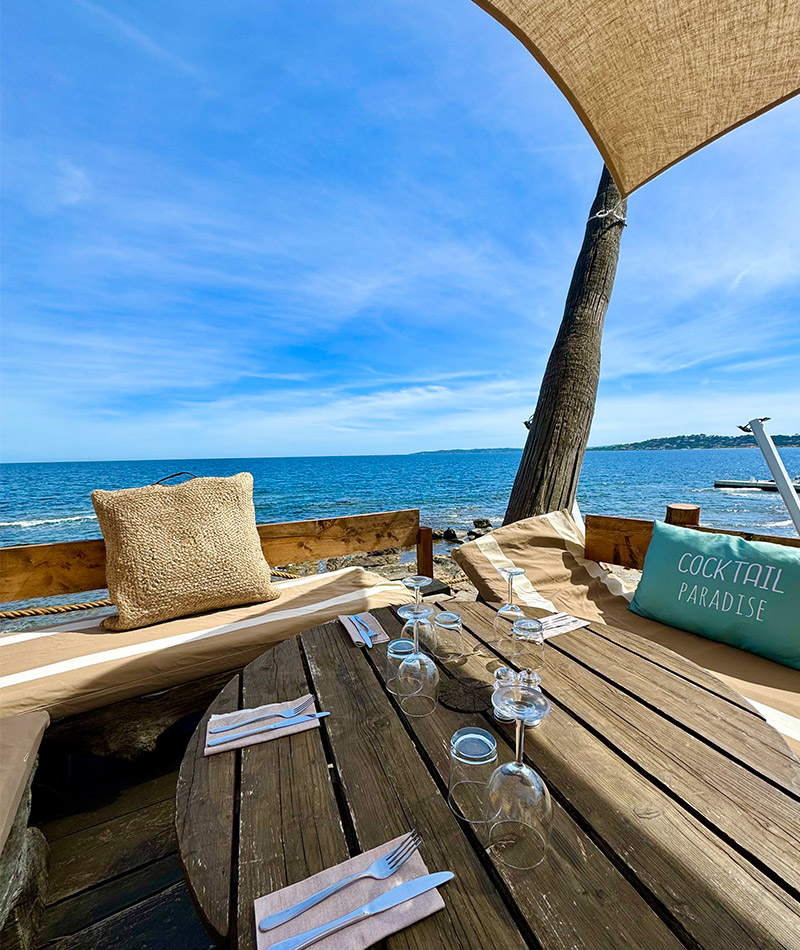 La Crique - restaurant plage privée Sainte-Maxime - top table vue mer