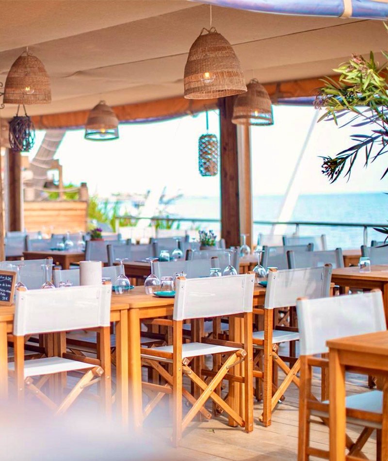 La Crique - restaurant de plage -plage privée Sainte-Maxime - terrasse vue mer La Crique - restaurant de plage -plage privée Sainte-Maxime - terrasse vue mer